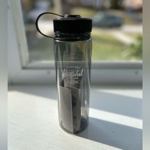 NWT Herschel Classic Water Bottle